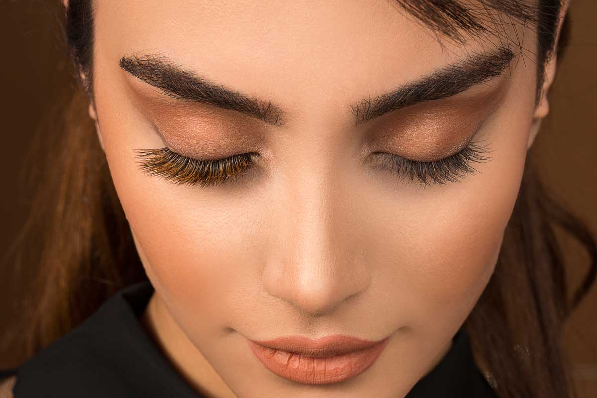 pure-eye-makeup-with-brown-eyeshadow