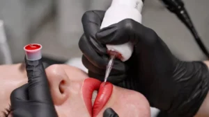 آموزش شیدینگ لب حرفه ای مرحله به مرحله با تکنیک گرادیانت و رنگ طبیعی لب